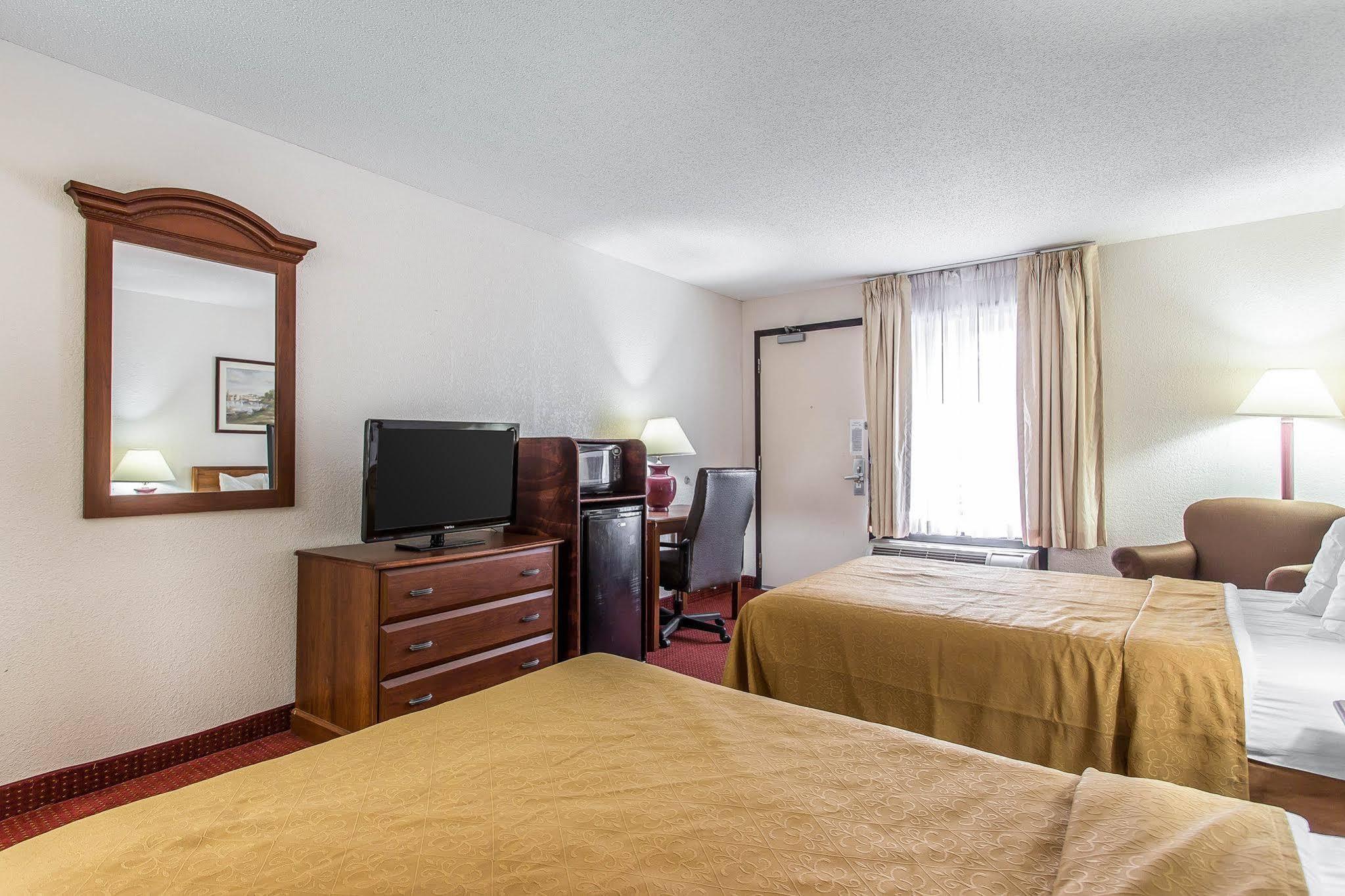 Quality Inn Greenville Near University Екстер'єр фото