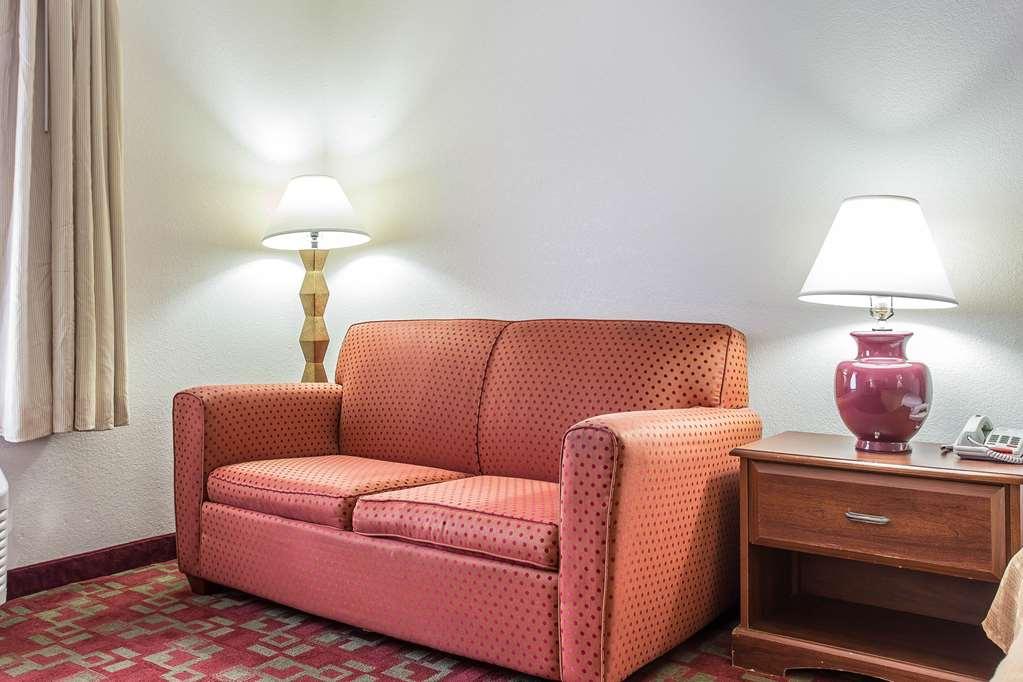 Quality Inn Greenville Near University Номер фото