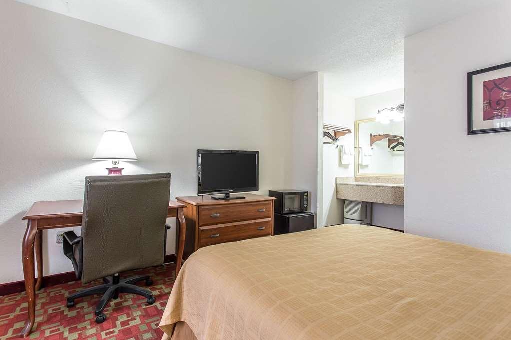 Quality Inn Greenville Near University Номер фото