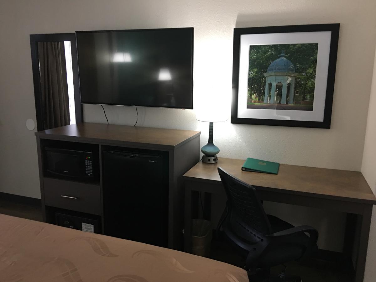Quality Inn Greenville Near University Екстер'єр фото