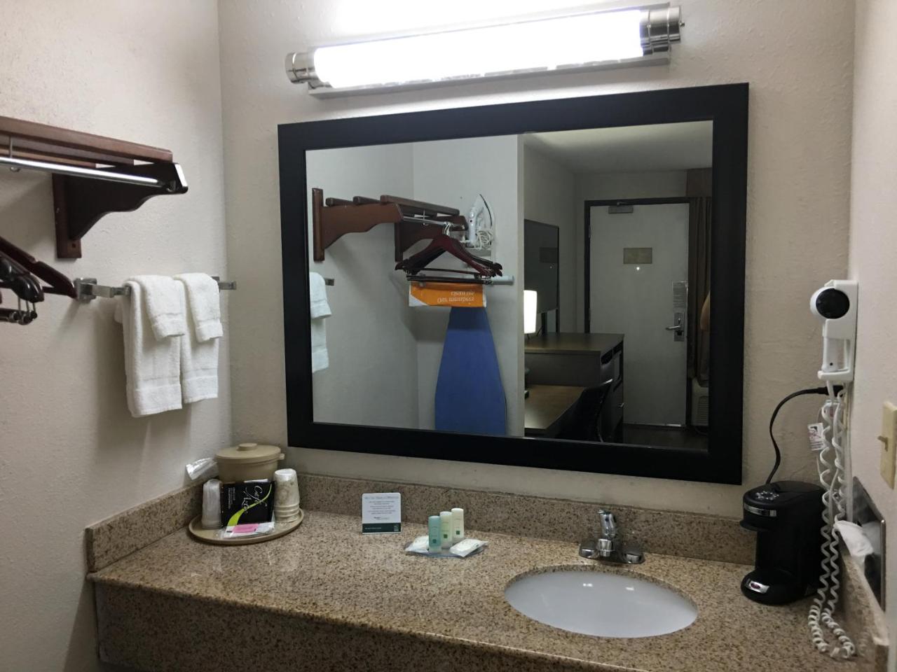 Quality Inn Greenville Near University Екстер'єр фото